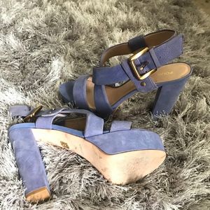 Pour La Victoire Heels